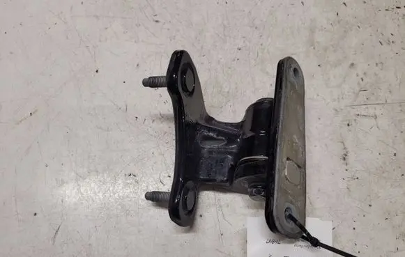 Mercedes-Benz E W212 Front door lower hinge 