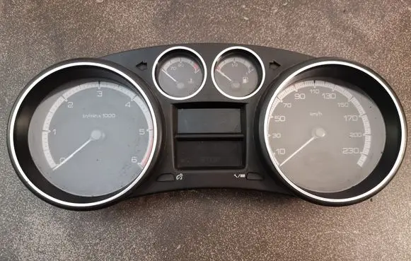 Peugeot 308 Speedometer (instrument cluster) 9665107480