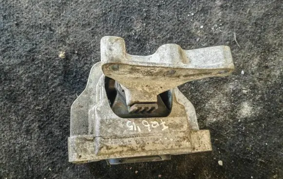 Skoda Fabia Mk3 (NJ) Engine mounting bracket 6C0199262A