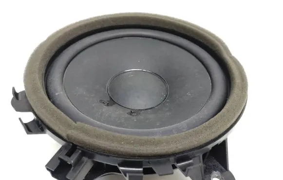 Volvo XC70 Front door speaker 30657445