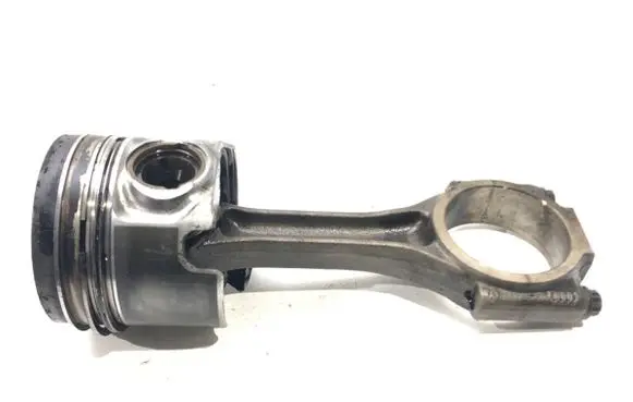 Volkswagen PASSAT B6 Piston with connecting rod BKP