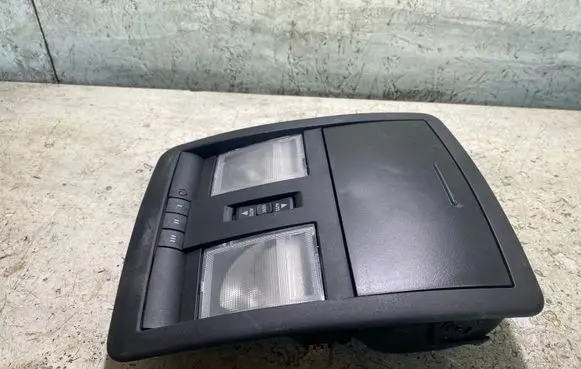 Dodge Challenger Front seat light 1112426 851805