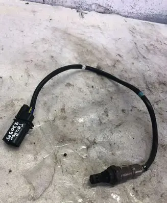 Volkswagen Touran III Lambda probe sensor 04l906262m