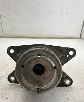 Opel Zafira A Engine mount bracket 90575457