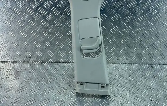 Nissan Qashqai (B) pillar trim (top)