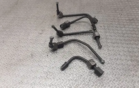 Fuel injector supply line/pipe