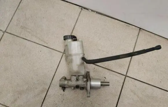 Citroen C5 Master brake cylinder 9646980980