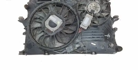 Audi Q7 4L Coolant radiator 7L6121253B