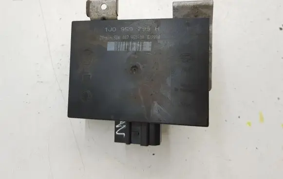 Volkswagen Golf IV Comfort/convenience module 1J0959799H
