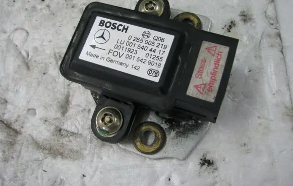 Mercedes-Benz A W168 ESP acceleration yaw rate sensor 0265005219