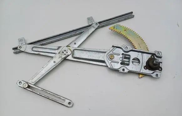 Daihatsu Terios Rear door manual window regulator 