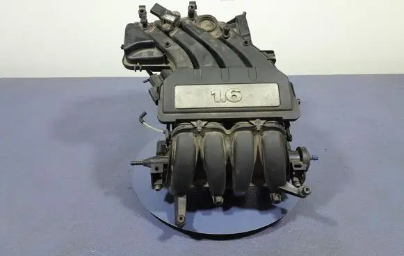 Volkswagen Golf Plus Intake manifold 06A133185