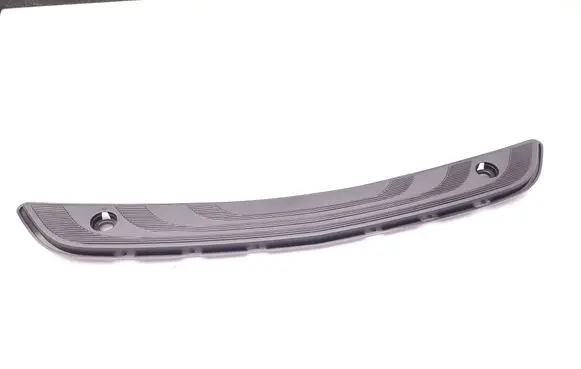 Front bumper lip