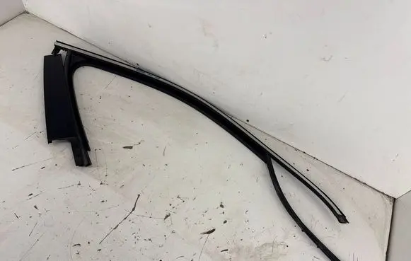 Volkswagen Tiguan Allspace Front door glass trim molding 5NA837902C 5NA837902C041