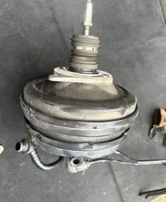 Audi A6 S6 C5 4B Brake booster