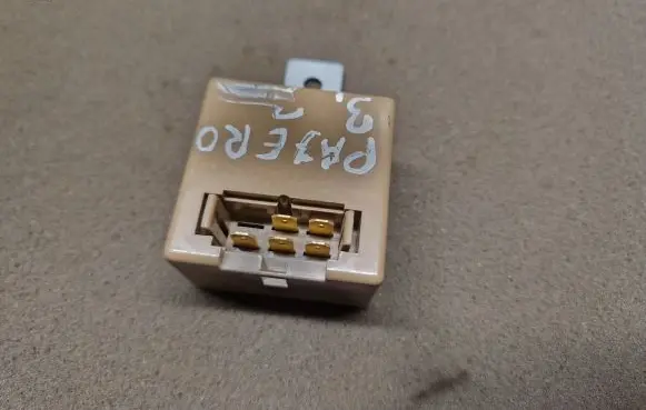 Mitsubishi Pajero Sport I Other relay MD369959 0680005270
