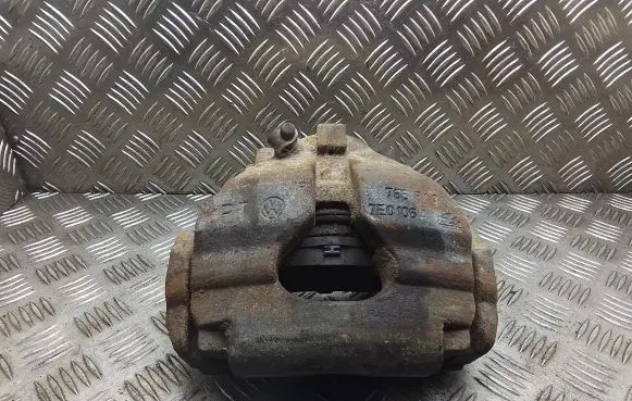 Volkswagen Multivan T5 Front brake caliper 7E0106A
