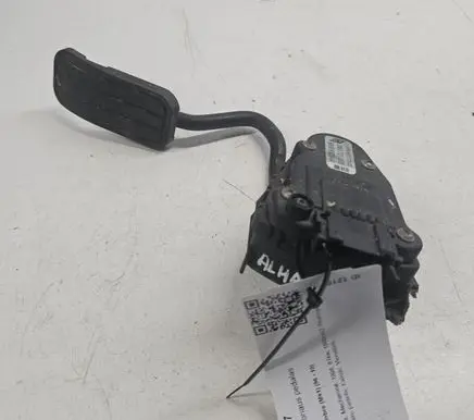 Seat Alhambra (Mk1) Accelerator throttle pedal 7M1721603