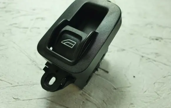 Volvo XC60 Quarter vent window switch 30773978 03453407