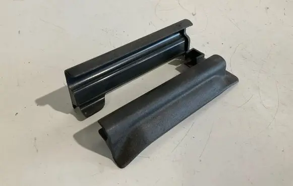 Mercedes-Benz E W211 Front driver seat rail trim 2119190820 70040004