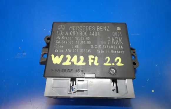 Mercedes-Benz E W212 Parking PDC control unit/module A0009004404