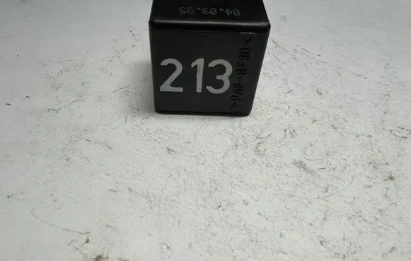 Audi A4 S4 B5 8D Other relay 443951253J