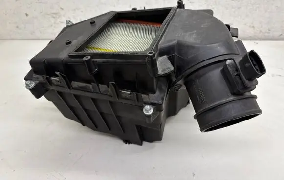 Volvo XC90 Air filter box 30636845