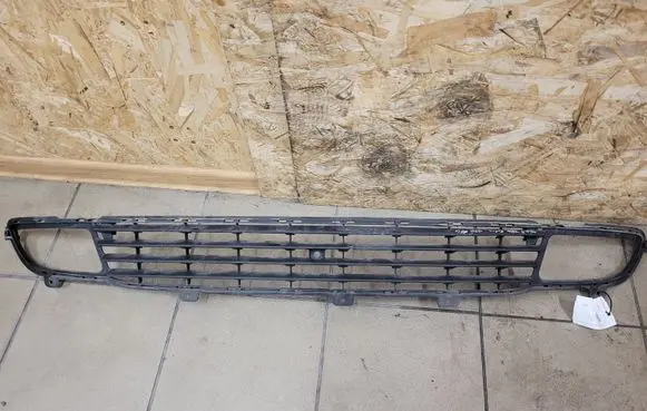 Opel Zafira A Front bumper lower grill 90580631