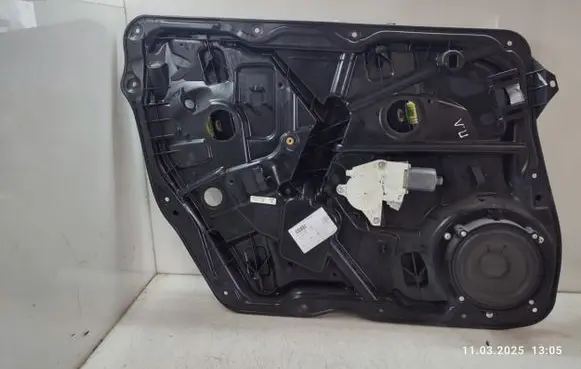 Mercedes-Benz GL X166 Front door window regulator with motor A1667200179
