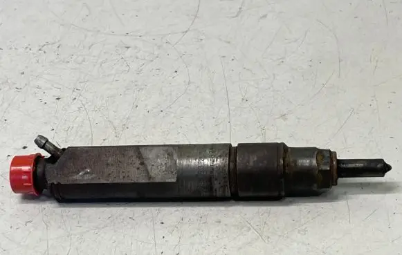 Volkswagen PASSAT B5 Fuel injector 028130201G