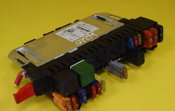 Mercedes-Benz S W220 Fuse module A0275454532 05045123 0025452101