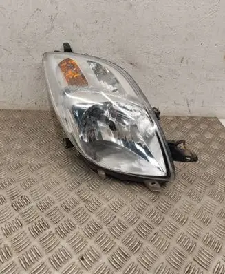 Toyota Yaris Headlight/headlamp 89901061 811300D120