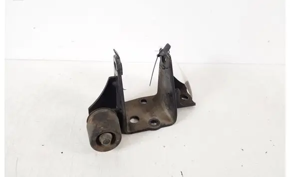 Toyota Avensis T270 Engine mounting bracket 12325-0R010