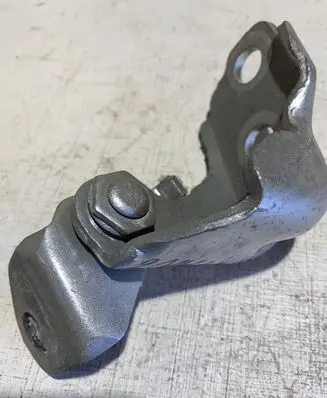 Ford Mustang VI Front door lower hinge P001A