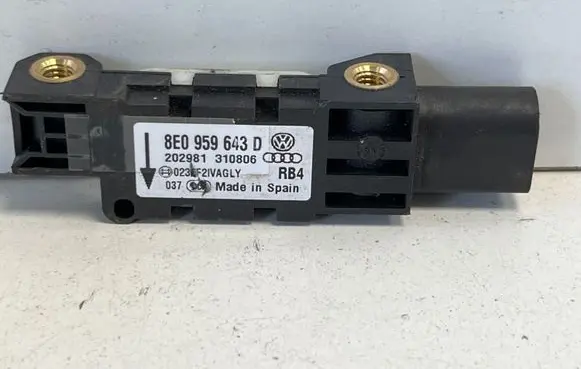 Audi A4 S4 B7 8E 8H Airbag deployment crash/impact sensor 8E0959643D 310806 202981