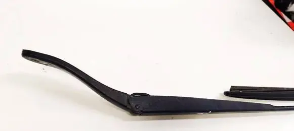 Front wiper blade arm