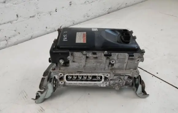 Toyota Prius Prime Voltage converter inverter G920047270