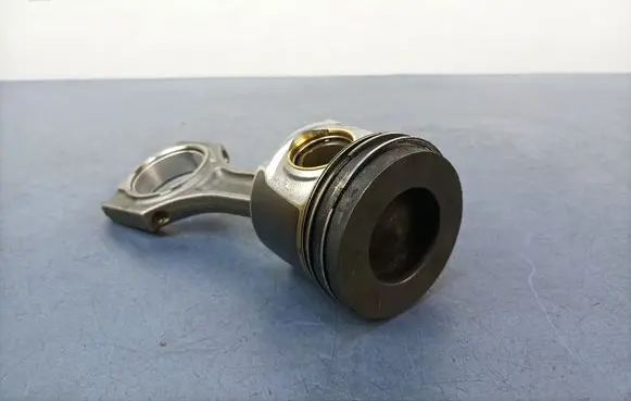 BMW 5 G30 G31 G38 Piston 