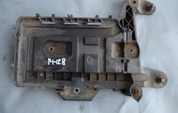Battery tray