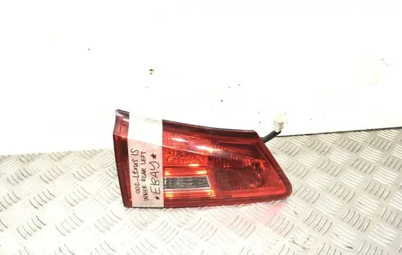 Lexus IS 220D-250-350 Tailgate rear/tail lights 5342 E111184 090037