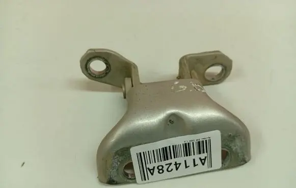 Hyundai i30 Rear door lower hinge