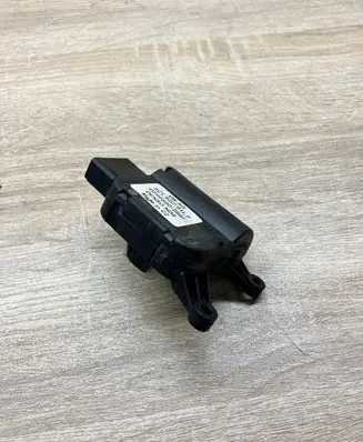Volkswagen Tiguan Air flap motor/actuator 3C1907511F CZ1168802881