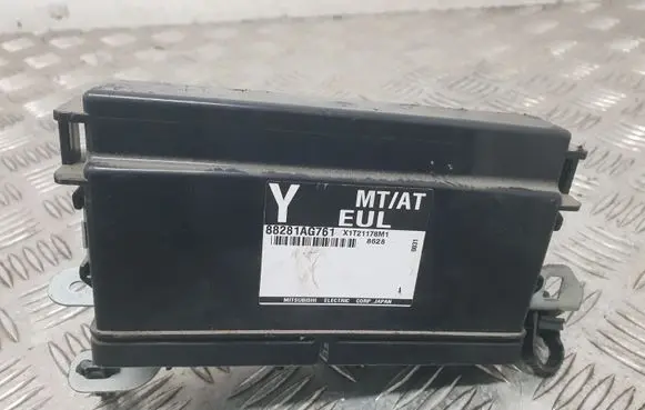 Subaru Outback Comfort/convenience module 88281AG761