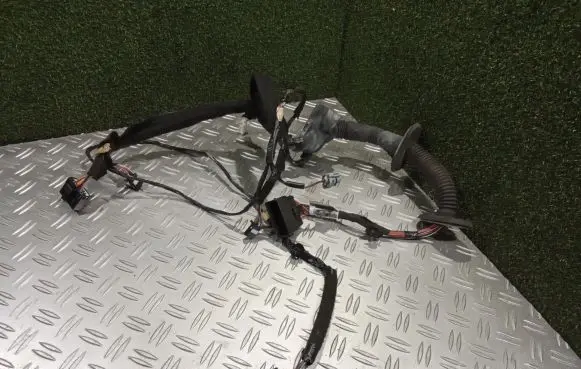 Opel Movano B Front door wiring loom 241257258R CE9097258R