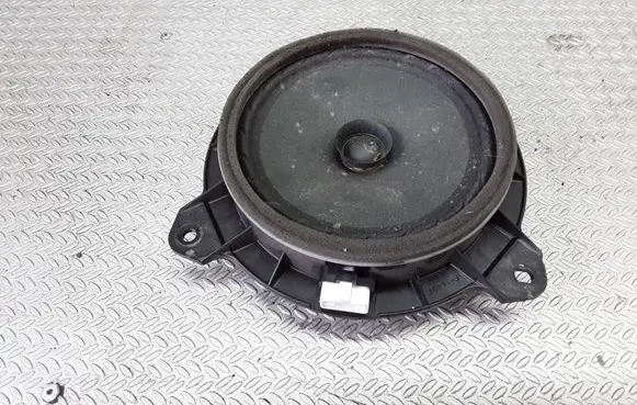 Toyota Yaris Rear door speaker