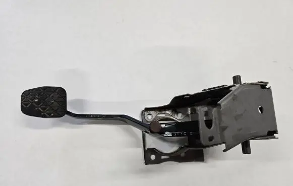 Mazda CX-7 Clutch pedal EH14100405