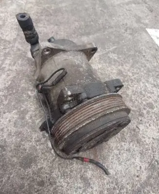Mercedes-Benz 190 W201 Air conditioning (A/C) compressor (pump)