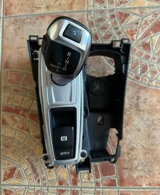 BMW X5 E70 Gear shifter/selector 10022149