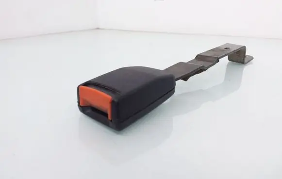 Volkswagen Golf III Front seatbelt buckle 1H0857756