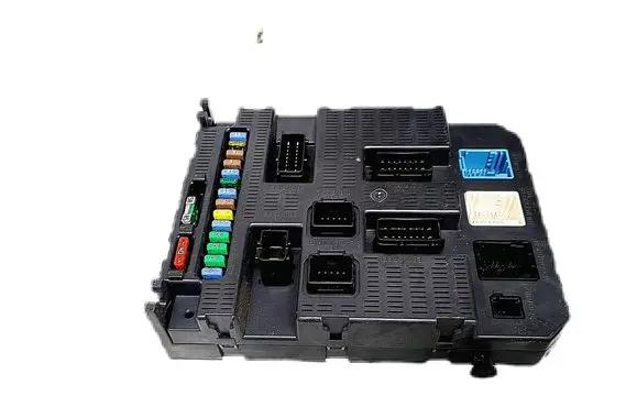 Citroen C4 I Fuse module 9663798480